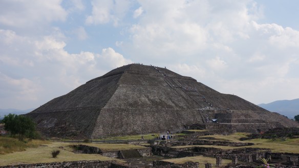 TEOTIHUACAN The Temple of the Sun