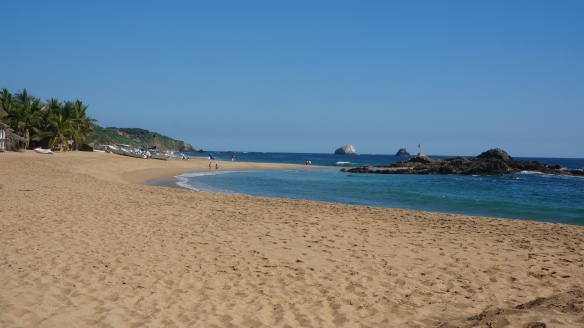 Yes, the beach at San Augustinillo is often this busy, but we do our best to avoid the crowds.