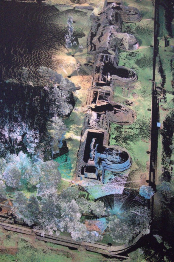 Photo of an aerial view of the structure at Tzintzuntzan.