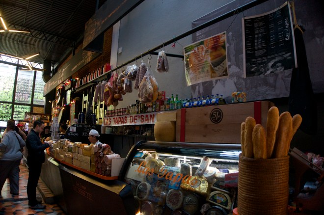 Just 1 shot of the magnificent interior of the newest market, in Roma Norte - Mexico City. Amazing food.