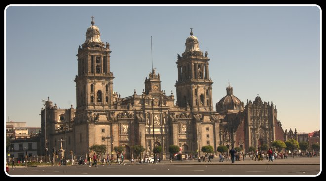 I think this is one of the best photos I have managed to get of the cathedral at the zocalo in Mexico City - no protests going on, no ice hockey set up, no crowds.
