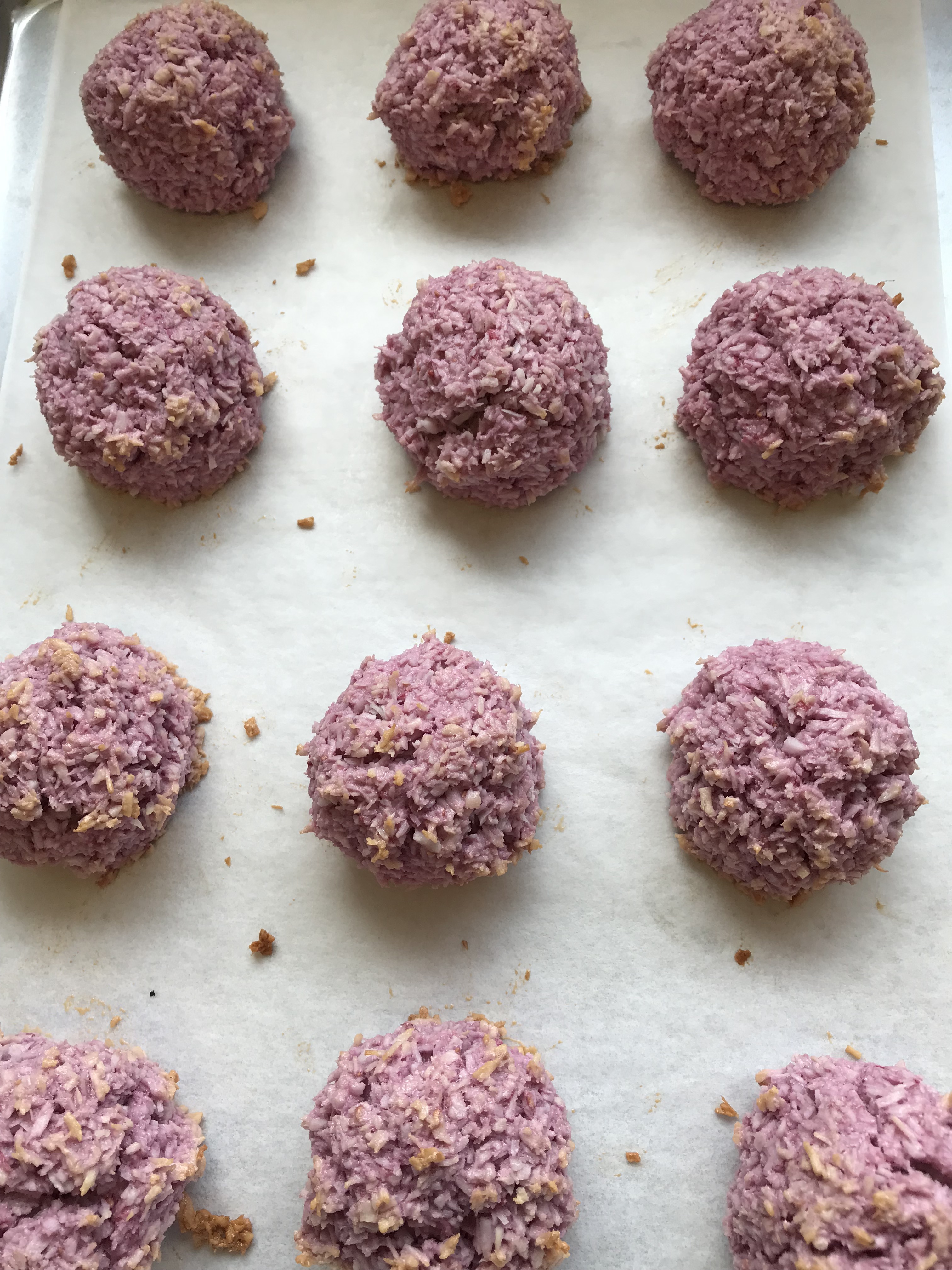 Raspberry macaroons 2